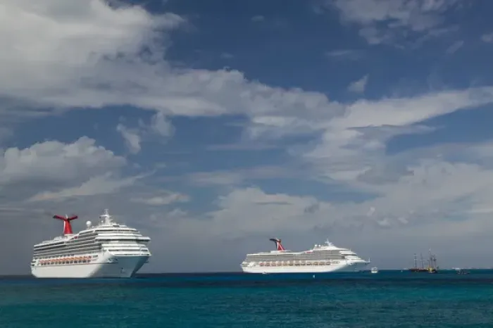 Framed Print : CAYMAN ISLANDS - GRAND CAYMAN - Georgetown: Cruise Ships Framed Print : CAYMAN ISLANDS - GRAND CAYMAN - Georgetown: Cruise Ships