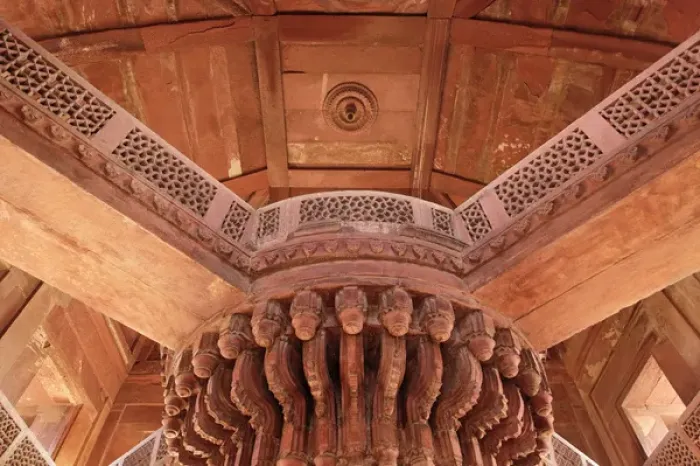 Framed Print : Central pillar details of Diwan-i-Khas, Fatehpur Sikri, in the state of Uttar Pradesh