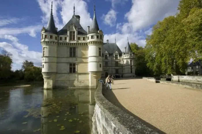 Framed Print : Chateau of Azay-le-Rideau, Indre-et-Loire, Loire Valley, France Framed Print : Chateau of Azay-le-Rideau, Indre-et-Loire, Loire Valley, France
