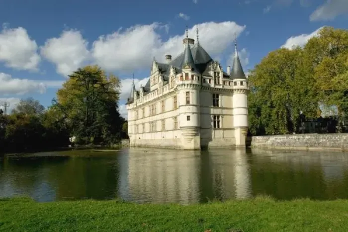 Framed Print : Chateau of Azay-le-Rideau, Indre-et-Loire, Loire Valley, France Framed Print : Chateau of Azay-le-Rideau, Indre-et-Loire, Loire Valley, France