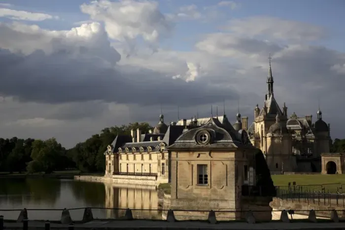 Framed Print : Chateau de Chantilly. Chantilly. France