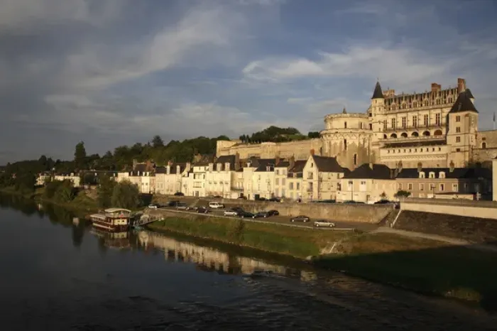 Framed Print : Chateau d Amboise with Rvier Loire in froeground. Amboise. Loire Valley. France