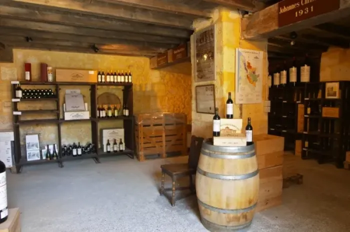 Framed Print : Chateau de Haux Premieres Cotes de Bordeaux Entre-deux-Mers Bordeaux Gironde Aquitaine
