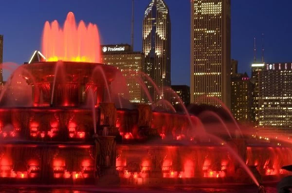 Chicago, Illinois, Buckingham Fountain illuminated at night