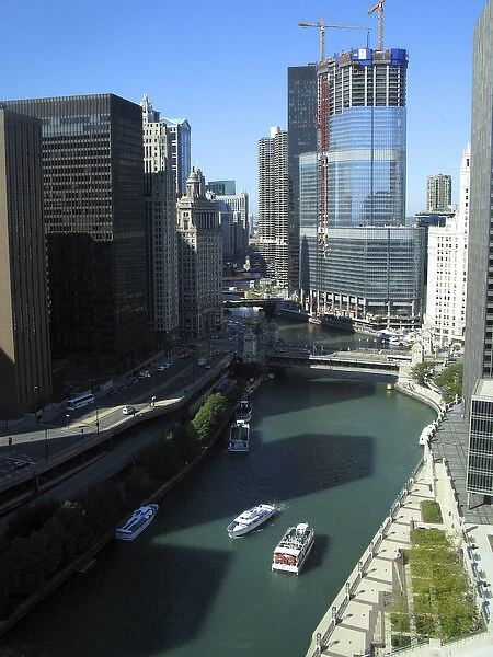 Chicago River south from Sheraton Hotel and towers