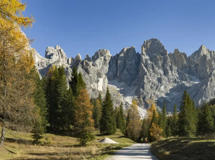 Framed Print : Cima dei Bureloni, Cima della Vezzana. Peaks towering over Val Venegia