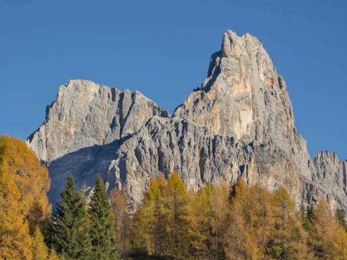 Framed Print : Cimon Della Pala and Cima della Vezzana. Peaks towering over Val Venegia seen from Passo Framed Print : Cimon Della Pala and Cima della Vezzana. Peaks towering over Val Venegia seen from Passo