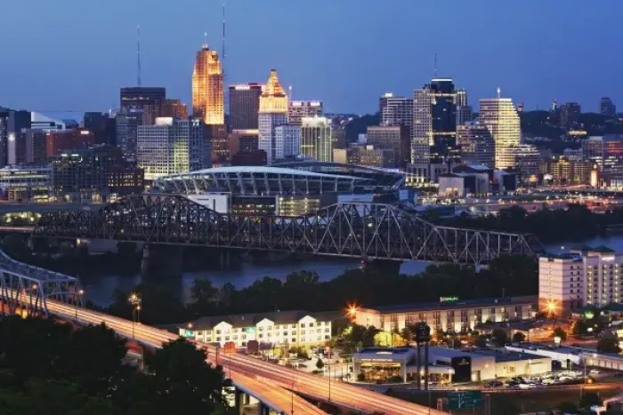 Framed Print : Cincinnati, Ohio skyline and Covington, Kentucky from Devou Park, Covington, KY Framed Print : Cincinnati, Ohio skyline and Covington, Kentucky from Devou Park, Covington, KY