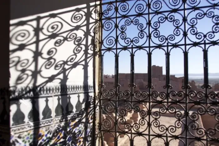 Framed Print : City of Ouarzazate seen from inside the kasbah de Taourirt