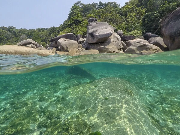 The clear water and rocks of Ko Miang island