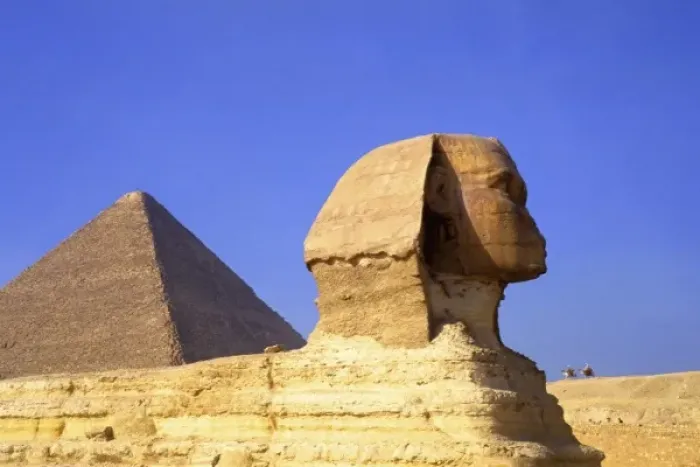 Framed Print : Close up of the famous Sphinx and the Pyramids of Giza in Egypt Framed Print : Close up of the famous Sphinx and the Pyramids of Giza in Egypt