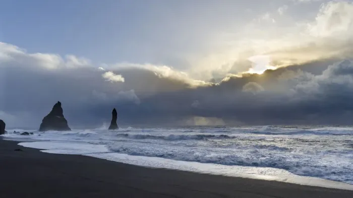 Framed Print : Coast near Vik i Myrdal during winter. Black volcanic beach Reynisfjara with the Reynisdrangar