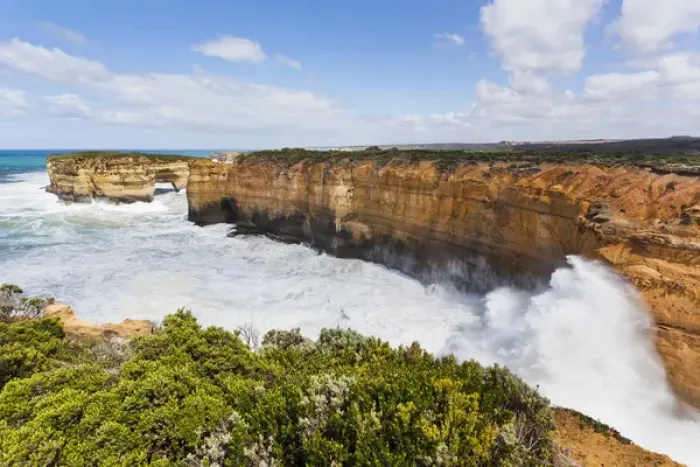 Framed Print : The coastline near Loch Ard Gorge with Elephant rock and Muttonbird Island, Great Ocean Road
