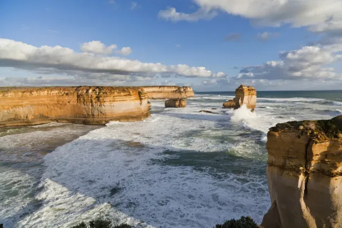 Framed Print : The coastline near Loch Ard Gorge, looking towards the sea stacks called 12 Apostles
