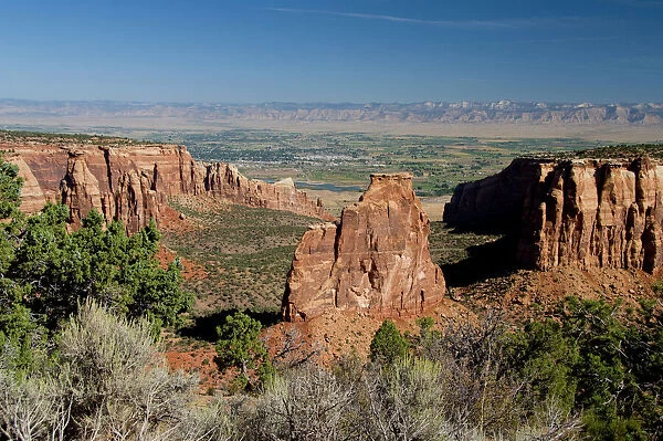 Colorado, Grand Junction, Colorado National Monument. Independence Rock Overlook