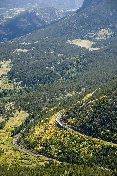 Colorado, Rocky Mountain National Park. Horseshoe Park overlook, Fall colors on Trail Ridge Road