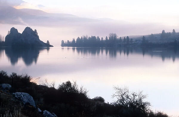 Columbia river; Wahkiakum county, Washington; calm; smooth; dawn; fog; quiet