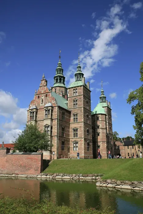 Framed Print : Copenhagen, Denmark. Rosenborg Castle and moat Framed Print : Copenhagen, Denmark. Rosenborg Castle and moat