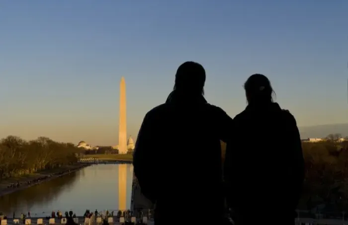 Framed Print : Couple looking over the pond, seeing the Washington Monument, Washington DC, USA (MR)