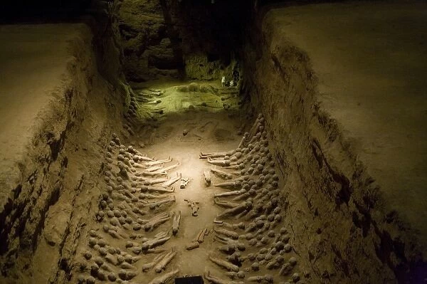 Court eunuchs exposed in excavation pit