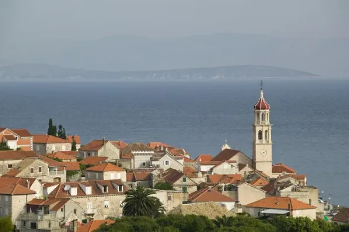 Framed Print : CROATIA, Central Dalmatia, BRAC ISLAND, SUTIVAN. Town View / Morning Framed Print : CROATIA, Central Dalmatia, BRAC ISLAND, SUTIVAN. Town View / Morning