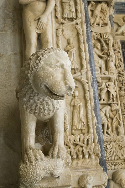 CROATIA, Central Dalmatia, TROGIR. Cathedral of St. Lovro (13-15th century) Detail