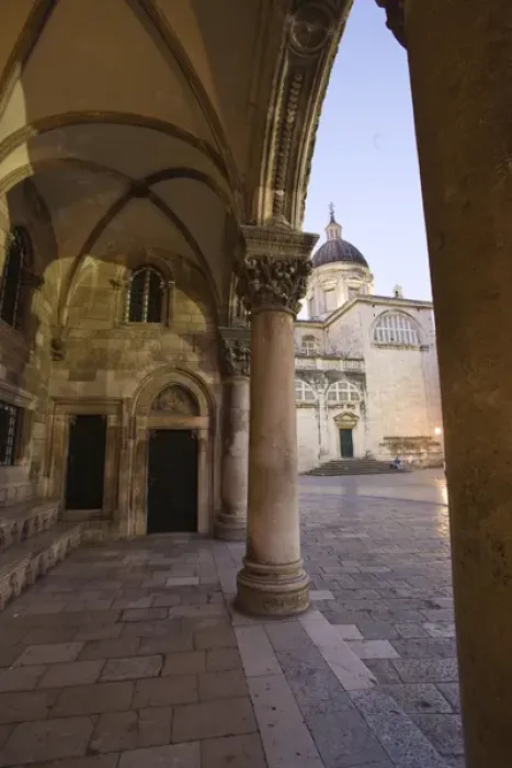 Framed Print : CROATIA, Dubrovnik. Archway inside the walled city