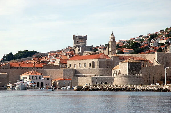 05. Croatia, Dubrovnik, harbor view of Old Town