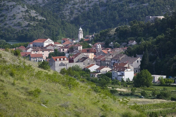 CROATIA, Sibenik-Knin Region, KRKA NATIONAL PARK. View of the town of SKRADIN