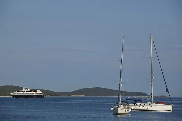 CROATIA-Southern Dalmatia-Hvar Island-Hvar Town: Hvar Harbor-small cruiseship