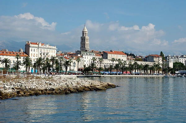 05. Croatia, Split, coastal view of popular embankment