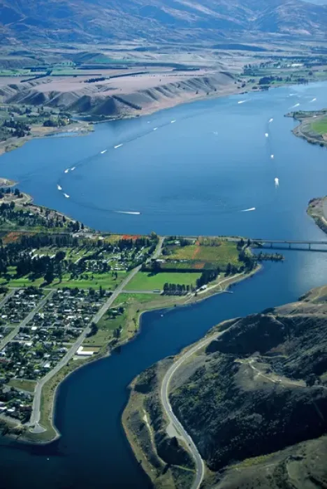 Framed Print : Cromwell & Lake Dunstan (during speed boat race), Central Otago - aerial Framed Print : Cromwell & Lake Dunstan (during speed boat race), Central Otago - aerial