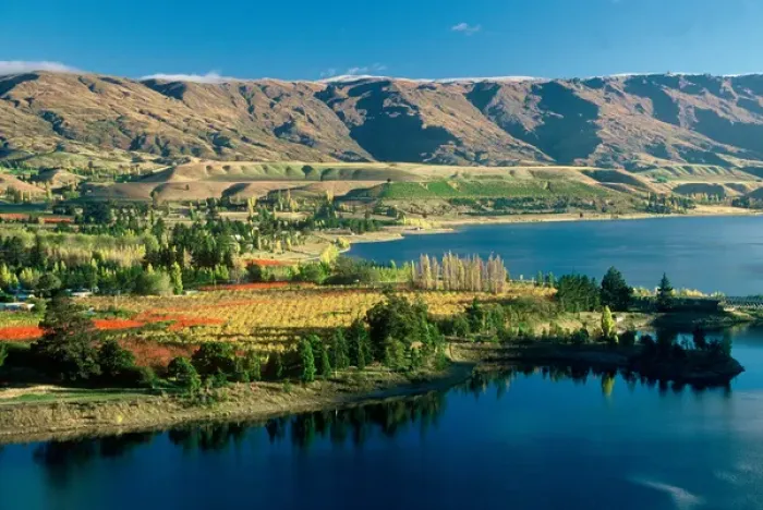 Framed Print : Cromwell, Pisa Range and Lake Dunstan in Autumn, Central Otago Framed Print : Cromwell, Pisa Range and Lake Dunstan in Autumn, Central Otago