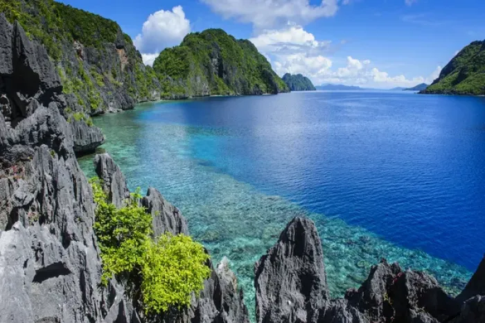 Framed Print : Crystal clear water in the Bacuit archipelago, Palawan, Philippines