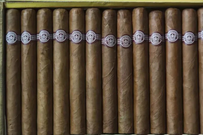 Framed Print : Cuba, Pinar del Rio Province, Pinar del Rio, Cuban Cigars at the Casa del Habano shop