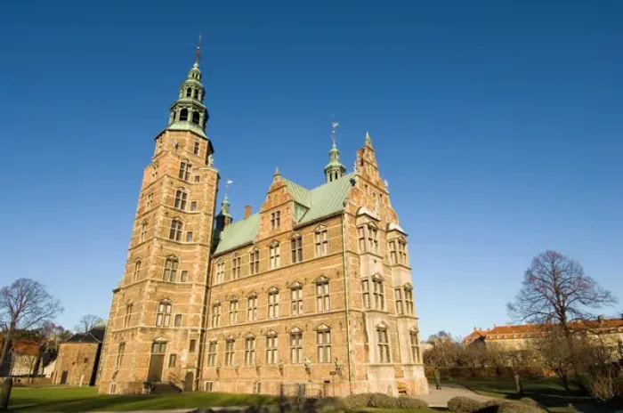 Framed Print : Denmark, Copenhagen, Rosenborg castle Framed Print : Denmark, Copenhagen, Rosenborg castle