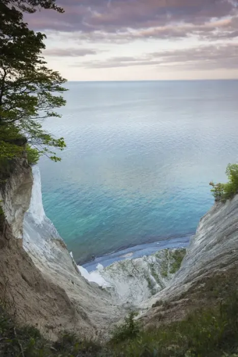 Framed Print : Denmark, Mon, Mons Klimt, 130 meter-highchalk cliffs from above Framed Print : Denmark, Mon, Mons Klimt, 130 meter-highchalk cliffs from above