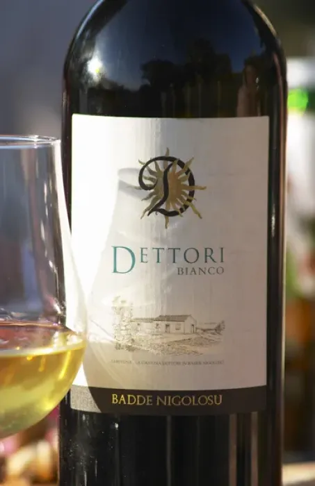 Framed Print : Dettori Bianco, Badde Nigolosu, Sardegna, Sardinia, white wine, Italy Clos des Iles Framed Print : Dettori Bianco, Badde Nigolosu, Sardegna, Sardinia, white wine, Italy Clos des Iles