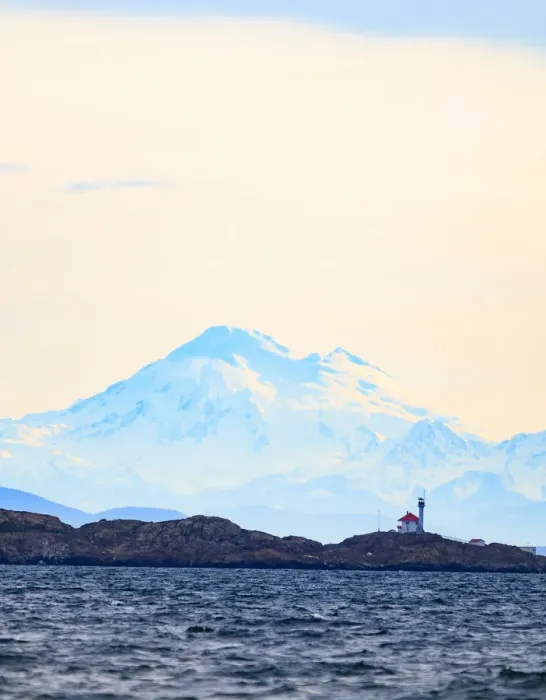 Framed Print : Discovery Island Lighthouse, Victoria, BC against Mt. Baker in WA Framed Print : Discovery Island Lighthouse, Victoria, BC against Mt. Baker in WA