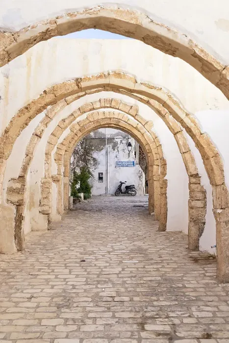 Framed Print : Djerba, Medenine, Tunisia. Arched passageway in the Houmt Souk Framed Print : Djerba, Medenine, Tunisia. Arched passageway in the Houmt Souk