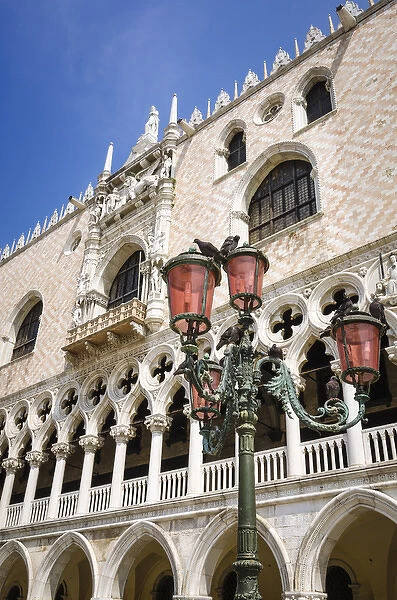 The Doges Palace (Palazzo Ducale) and street lamp, Venice, Veneto, Italy