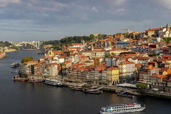 Framed Print : The Douro River in Porto, Portugal Framed Print : The Douro River in Porto, Portugal