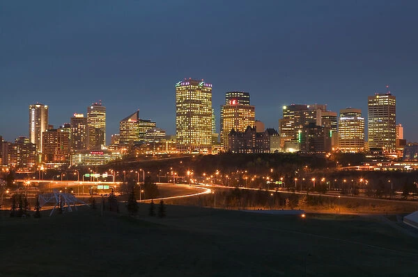 02. Canada, Alberta, Edmonton: Downtown Skyline  /  Evening