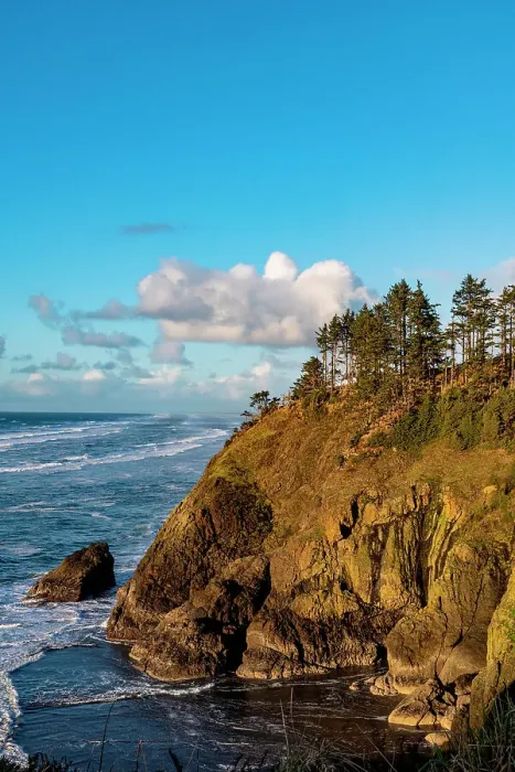 Framed Print : Dramatic cliffs over the Pacific Ocean at Cape Disappointment State Park, Washington State, USA Framed Print : Dramatic cliffs over the Pacific Ocean at Cape Disappointment State Park, Washington State, USA