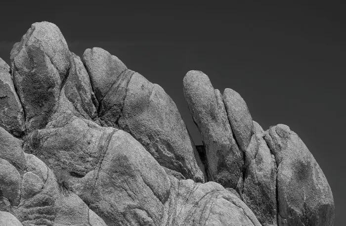 Framed Print : Dramatic granite rock formations in Alabama Hills, California Framed Print : Dramatic granite rock formations in Alabama Hills, California