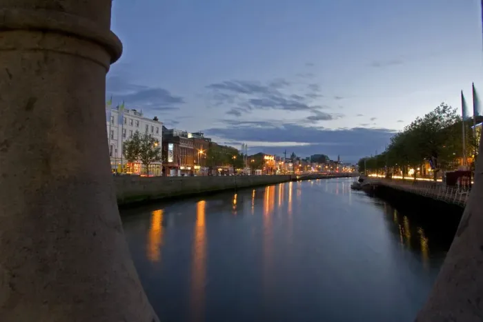 Framed Print : Dublin, Ireland. Evening descends along the River Liffey Framed Print : Dublin, Ireland. Evening descends along the River Liffey
