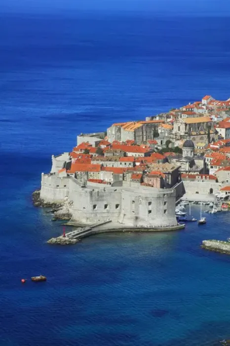 Framed Print : Dubrovnik on the shores of Adriatic Sea, Croatia Framed Print : Dubrovnik on the shores of Adriatic Sea, Croatia