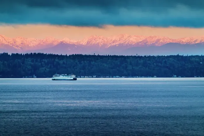 Framed Print : Edmonds to Kingston ferry run and morning view of the Olympic Mountains and the town of Kingston, Washington State, USA Framed Print : Edmonds to Kingston ferry run and morning view of the Olympic Mountains and the town of Kingston, Washington State, USA