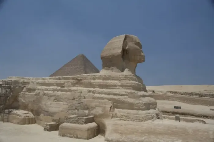 Framed Print : Egypt, Cairo. The Sphinx in front of the Great Pyramids of Giza