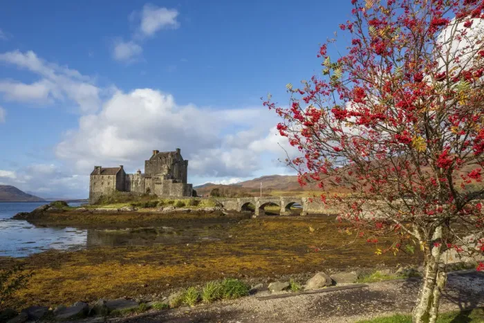 Framed Print : Eilean Donan Castle. Isle of Skye, Scotland Framed Print : Eilean Donan Castle. Isle of Skye, Scotland